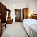 Dębowiec Hotel